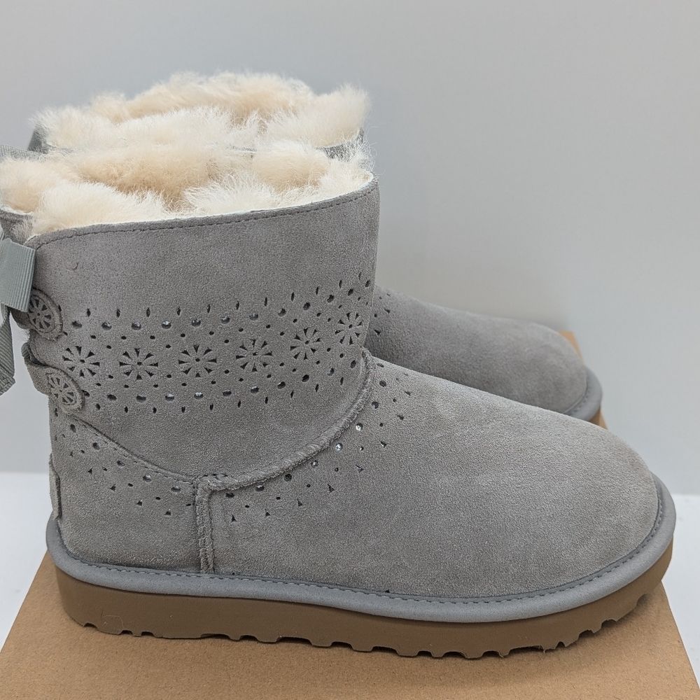 UGGW/1019197W DAE SUNSHINE PERF SIZE 5.0